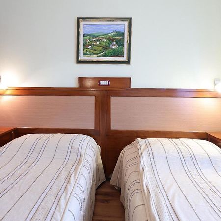 B & B Casa Rustica Dva Baladura Rooms Kanfanar Kültér fotó